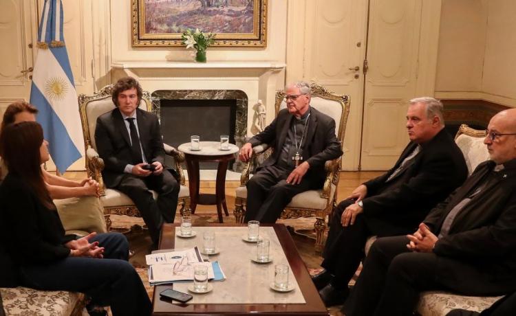Los obispos visitaron al presidente Milei y dialogaron sobre la realidad del país Los obispos visitaron al presidente Milei y dialogaron sobre la realidad del país