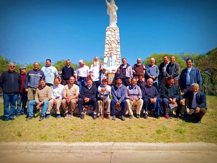Los presbíteros de Cruz del Eje tuvieron una semana de ejercicios espirituales Los presbíteros de Cruz del Eje tuvieron una semana de ejercicios espirituales