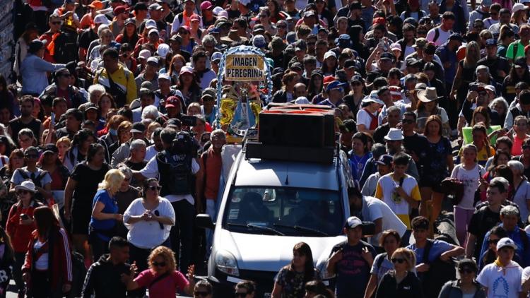 #Luján2024 Una multitud camina a Luján rezando por la paz, el diálogo y la unidad #Luján2024 Una multitud camina a Luján rezando por la paz, el diálogo y la unidad