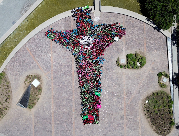 Más de 1.500 jóvenes voluntarios recorren Chile, construyendo y misionando Más de 1.500 jóvenes voluntarios recorren Chile, construyendo y misionando