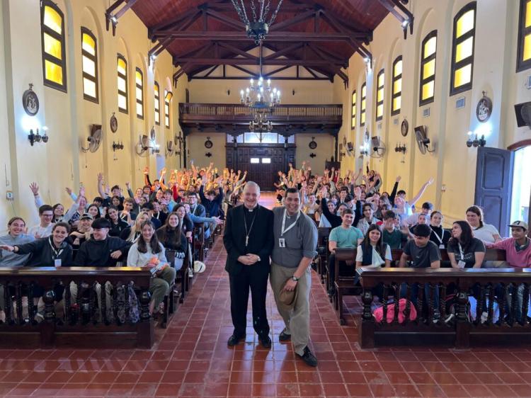 Más de 200 jóvenes de Nueve de Julio participaron del encuentro diocesano Más de 200 jóvenes de Nueve de Julio participaron del encuentro diocesano