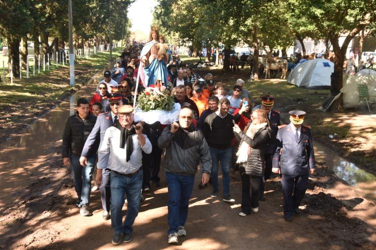Más de 75.000 peregrinos honraron a María Auxiliadora en Colonia Vignaud Más de 75.000 peregrinos honraron a María Auxiliadora en Colonia Vignaud