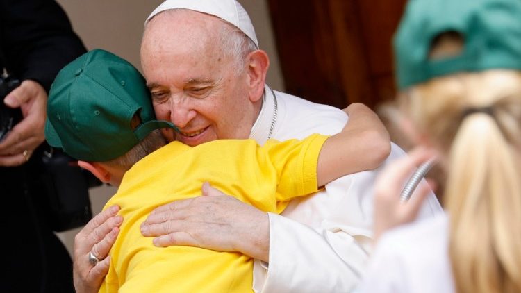 "Me gustaría ir a Ucrania pero esperaré el momento adecuado", dijo el Papa a un niño "Me gustaría ir a Ucrania pero esperaré el momento adecuado", dijo el Papa a un niño