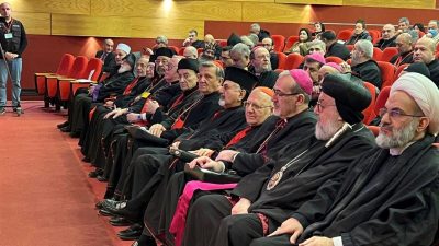 Medio Oriente: La asamblea continental comenzó rezando por las víctimas del terremoto Medio Oriente: La asamblea continental comenzó rezando por las víctimas del terremoto