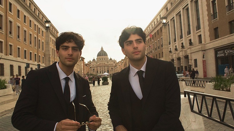 Mellizos libaneses lanzan una plataforma para 'dar voz' a los cristianos orientales