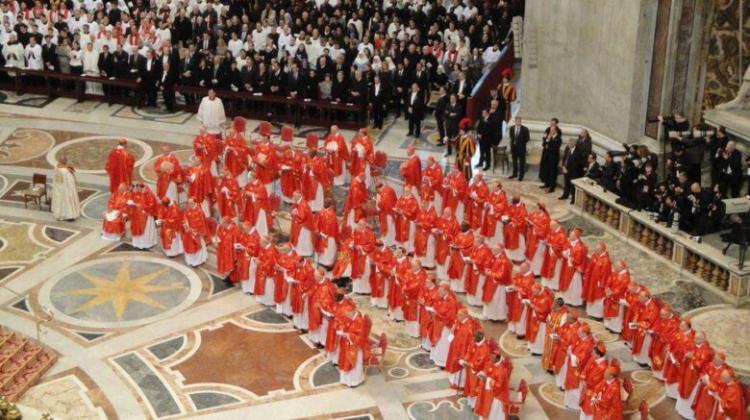 Mendoza: Mons. Colombo invita a rezar por el nuevo Papa