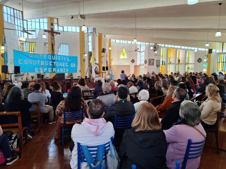 Merlo-Moreno: catequistas renovaron su compromiso de seguir llevando a Jesús Merlo-Moreno: catequistas renovaron su compromiso de seguir llevando a Jesús