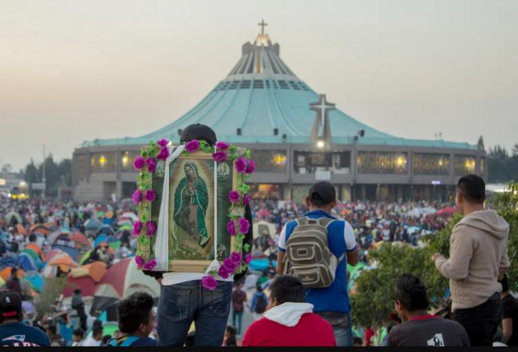 Millones de mexicanos honran a la Virgen de Guadalupe, emperatriz de América Millones de mexicanos honran a la Virgen de Guadalupe, emperatriz de América
