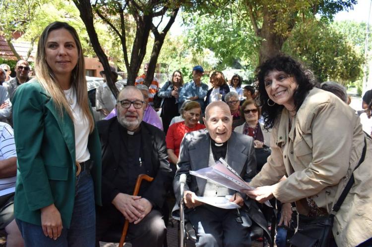 Miramar: una calle lleva por nombre 'Párroco Hugo Segovia' Miramar: una calle lleva por nombre 'Párroco Hugo Segovia'