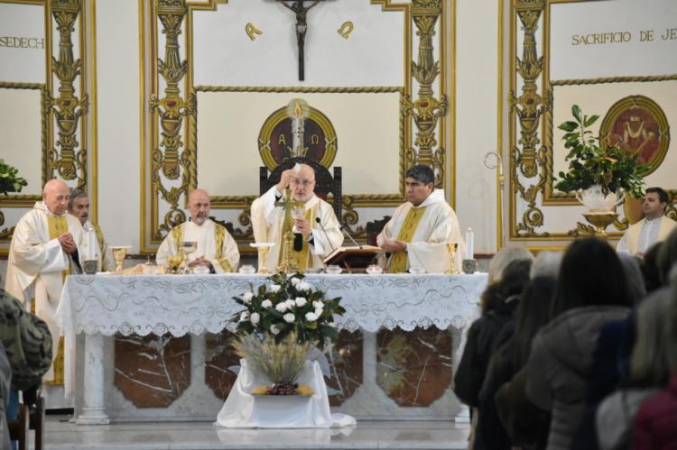 Bahía Blanca: Mons. Azpiroz llamó a la esperanza y la comunión en tiempos difíciles Bahía Blanca: Mons. Azpiroz llamó a la esperanza y la comunión en tiempos difíciles