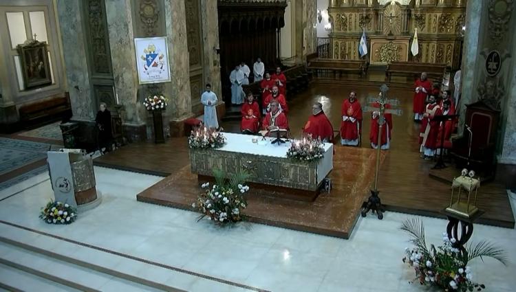 Misa por el Día del Pontífice: recuerdan a Francisco y rezan por León XIV Misa por el Día del Pontífice: recuerdan a Francisco y rezan por León XIV