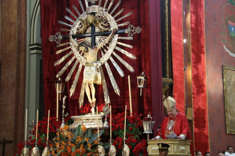 El nuncio anima a 'creer en el amor, cuya demostración suprema está en la locura de la cruz' El nuncio anima a 'creer en el amor, cuya demostración suprema está en la locura de la cruz'