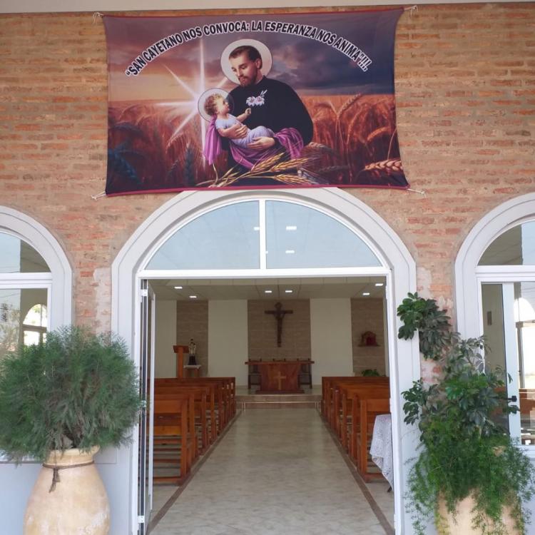 Mons. Barbaro bendijo una capilla en la localidad de Charata Mons. Barbaro bendijo una capilla en la localidad de Charata