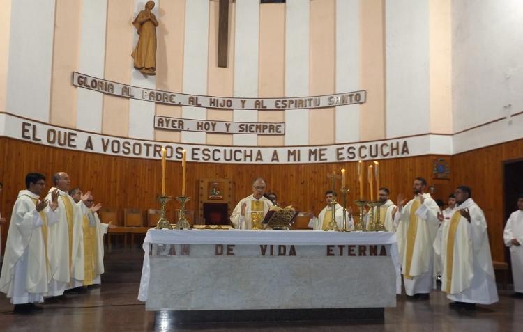 Mons. Barbaro: 'Tenemos la gran responsabilidad de sostener al Papa con la oración' Mons. Barbaro: 'Tenemos la gran responsabilidad de sostener al Papa con la oración'