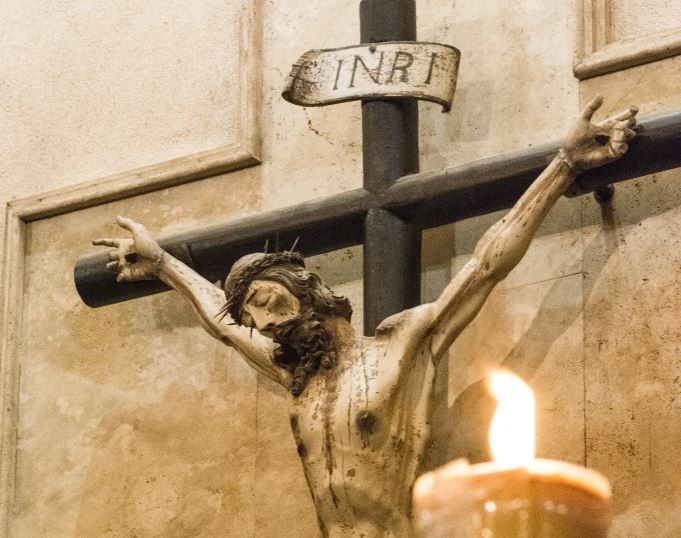 Mons. Buenanueva: 'Debemos gloriarnos en la Cruz de nuestro Señor Jesucristo'