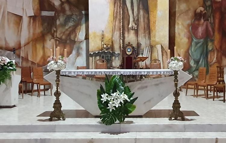 Mons. Buenanueva invita a 'desnudar el altar' para redescubrir su fuerza simbólica Mons. Buenanueva invita a 'desnudar el altar' para redescubrir su fuerza simbólica