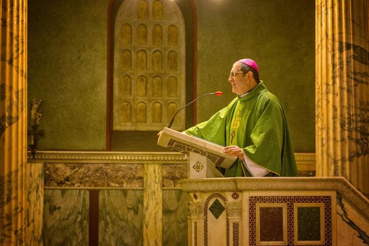 Mons. Buenanueva: "Jesús mismo es Luz y Sal de la tierra" Mons. Buenanueva: "Jesús mismo es Luz y Sal de la tierra"