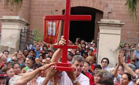 Mons. Canecín anima a prepararse para la celebración en torno a la Cruz Gil Mons. Canecín anima a prepararse para la celebración en torno a la Cruz Gil