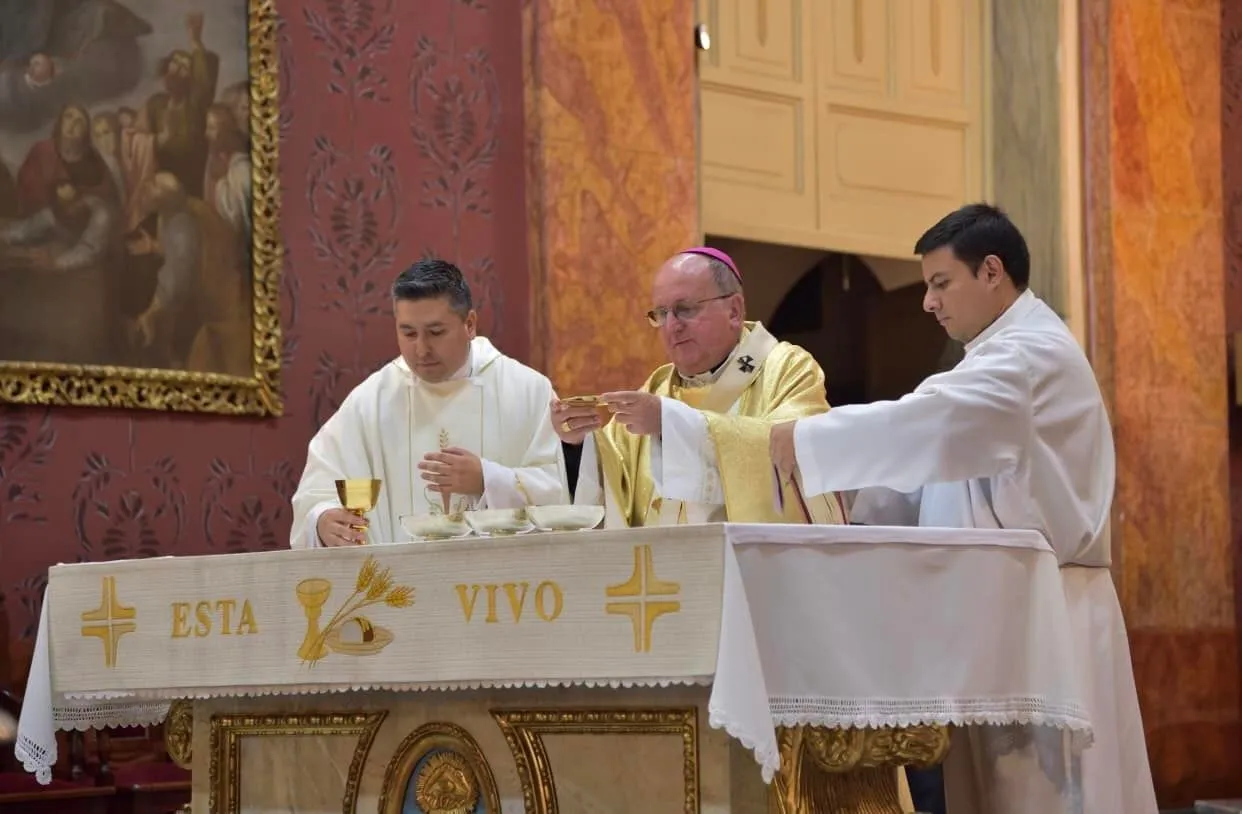 Mons. Cargnello: 'Tomemos decisiones que nos proyecten a la vida, a la Resurrección' Mons. Cargnello: 'Tomemos decisiones que nos proyecten a la vida, a la Resurrección'