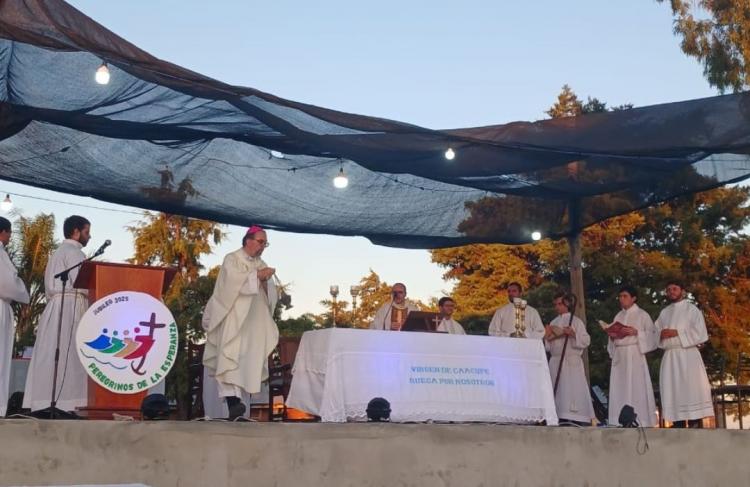 Mons. Carrara animó a los misioneros a ser portadores de Jesús, 'la luz esperada' Mons. Carrara animó a los misioneros a ser portadores de Jesús, 'la luz esperada'