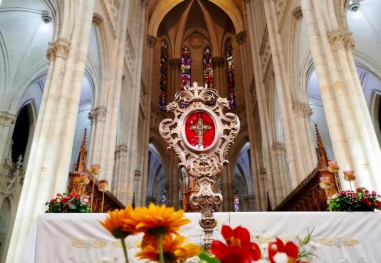 Mons. Carrara: 'Mirarnos menos a nosotros mismos y más a Jesús, nuestro salvador'