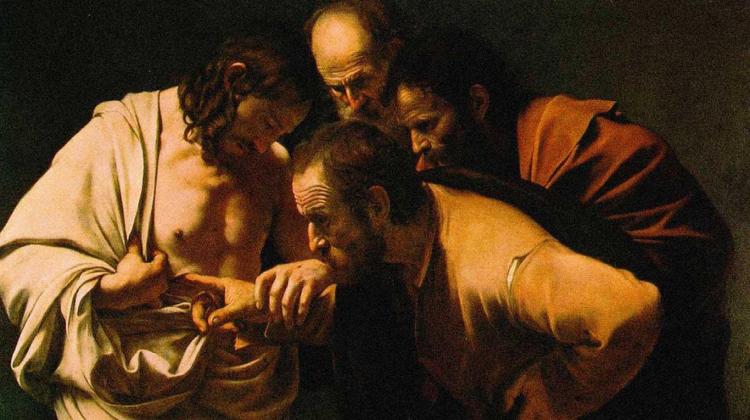 Mons. Castagna: 'Cristo vivo multiplica los signos asombrosos de su presencia'