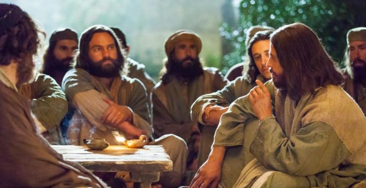 Mons. Castagna: 'Vivir de la fe en Cristo'