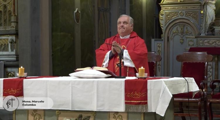 Mons. Colombo: 'El triunfo de Jesús en la Cruz es también nuestro propio triunfo'
