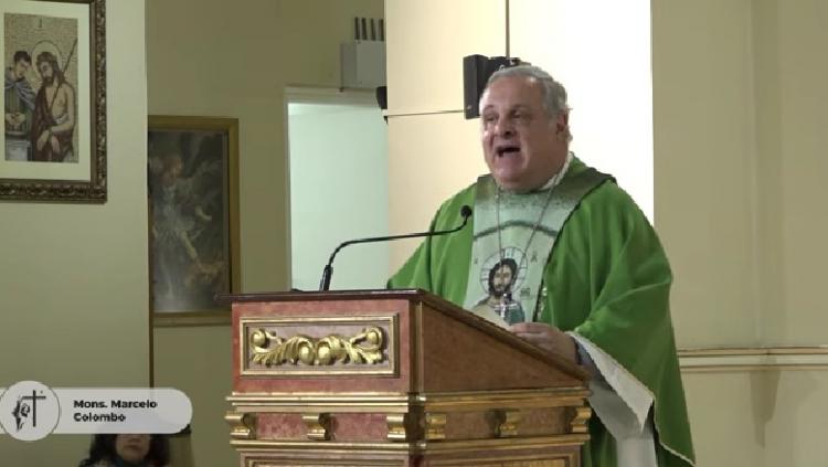Mons. Colombo: 'La fe nos sostiene y nos orienta hacia el encuentro con Dios'