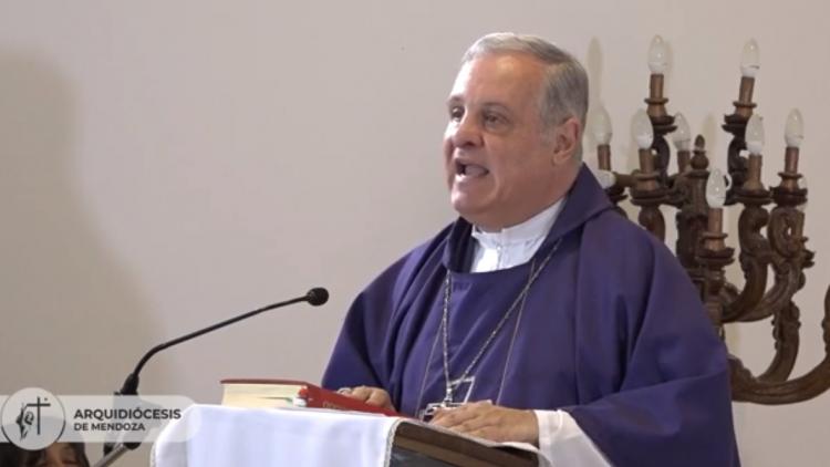 Mons. Colombo reflexionó sobre el 'domingo de la entrega y el sacrificio' Mons. Colombo reflexionó sobre el 'domingo de la entrega y el sacrificio'