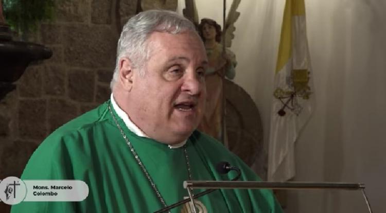 Mons. Colombo: 'Seguir a Cristo exige libertad y una entrega total'