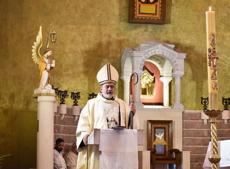 Mons. Domínguez: "Abrirse a la novedad de Dios es hacer Pascua en nuestro corazón" Mons. Domínguez: "Abrirse a la novedad de Dios es hacer Pascua en nuestro corazón"