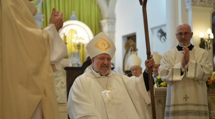 Mons. Ernesto Fernández fue consagrado obispo: 'Soy lo que soy por gracia de Dios' Mons. Ernesto Fernández fue consagrado obispo: 'Soy lo que soy por gracia de Dios'