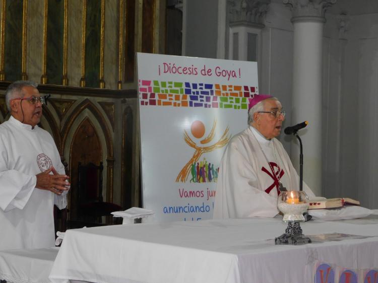 Mons. Faifer celebró los siete años de la capilla de Adoración Eucarística Mons. Faifer celebró los siete años de la capilla de Adoración Eucarística