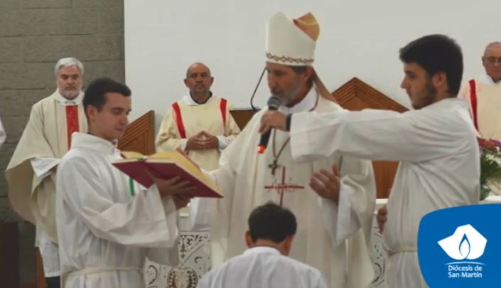 Mons. Fassi ordenó a un nuevo diácono en San Martín Mons. Fassi ordenó a un nuevo diácono en San Martín