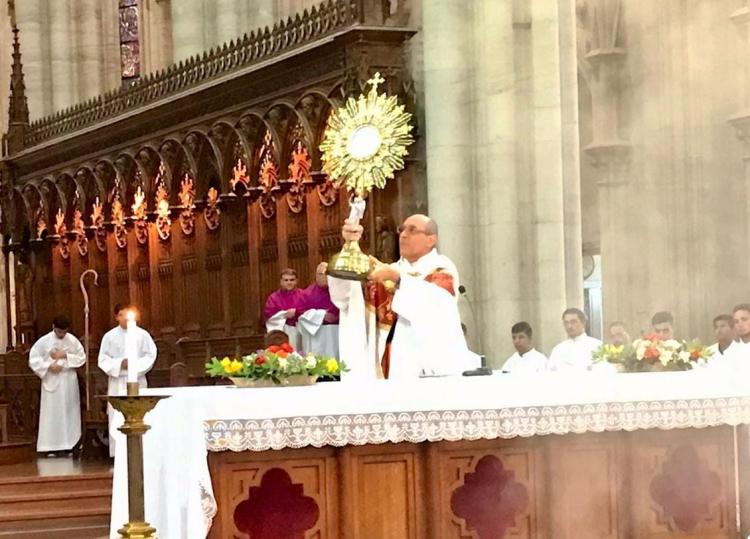 "La Eucaristía es sacramento de unidad y sólo se puede celebrar en comunión" "La Eucaristía es sacramento de unidad y sólo se puede celebrar en comunión"