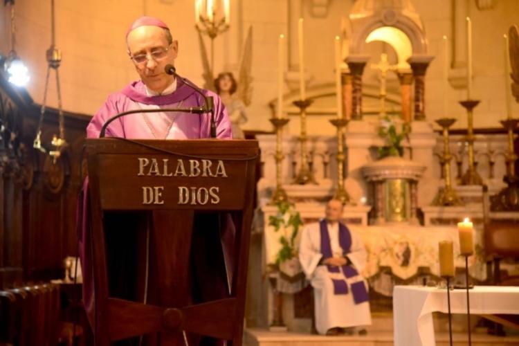 Mons. Fernández presidió una misa por los 70 años de la muerte de Eva Perón Mons. Fernández presidió una misa por los 70 años de la muerte de Eva Perón