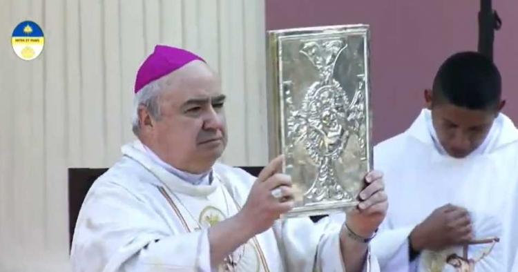 Mons. Fernández: vivir la fiesta del Señor del Milagro como un profundo encuentro de amor Mons. Fernández: vivir la fiesta del Señor del Milagro como un profundo encuentro de amor