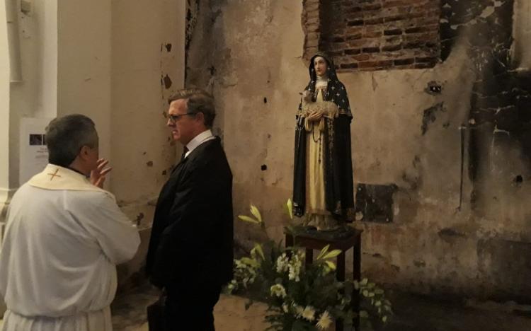 Mons. García Cuerva animó a la esperanza tras el incendio en Santa Catalina de Siena Mons. García Cuerva animó a la esperanza tras el incendio en Santa Catalina de Siena
