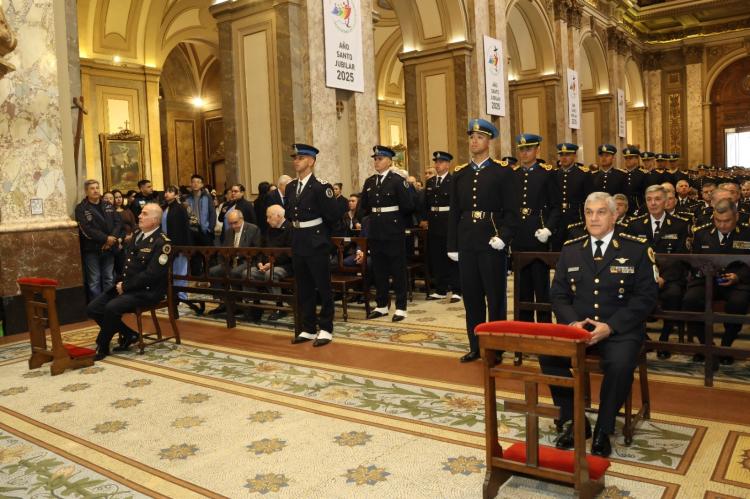 Mons. García Cuerva celebró la misa por el 204° aniversario de la Policía Federal