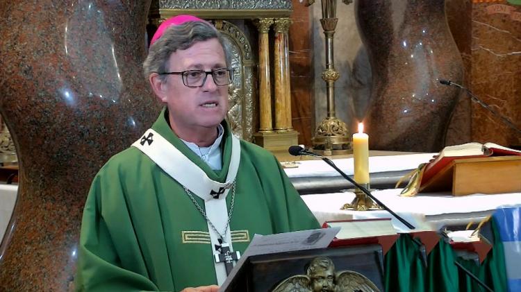 Mons. García Cuerva: 'El Espíritu Santo rompe fronteras y abate muros de indiferencia'