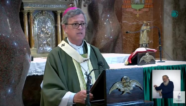 Mons. García Cuerva: 'El problema no es el dinero, sino cuando ocupa el lugar de Dios'