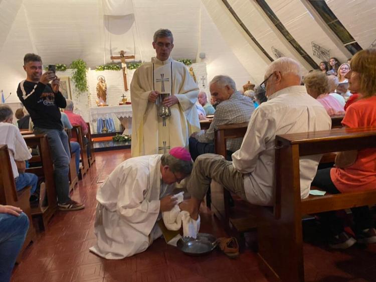 Mons. García Cuerva: 'Jesús quiere abrazar lo frágil' Mons. García Cuerva: 'Jesús quiere abrazar lo frágil'