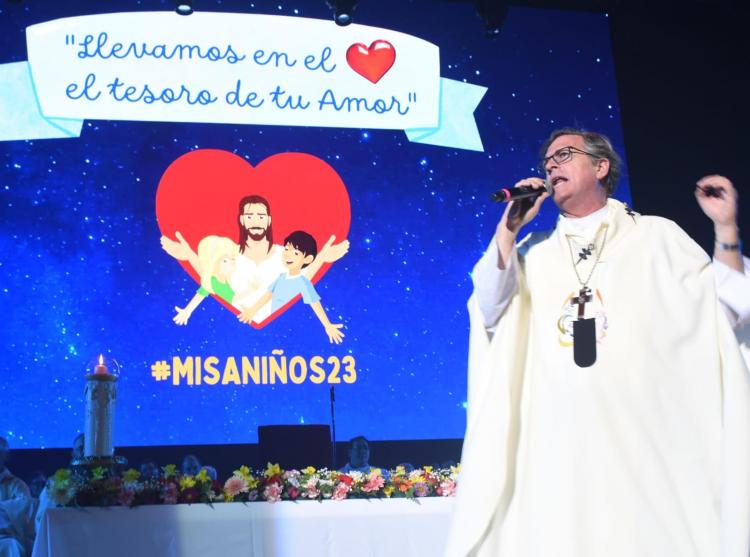 Mons. García Cuerva se encuentra con los niños y los anima a cuidar tres 'tesoros' Mons. García Cuerva se encuentra con los niños y los anima a cuidar tres 'tesoros'