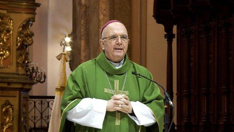 Mons. Giobando: 'Nos sentamos juntos como expresión de cercanía comunitaria'