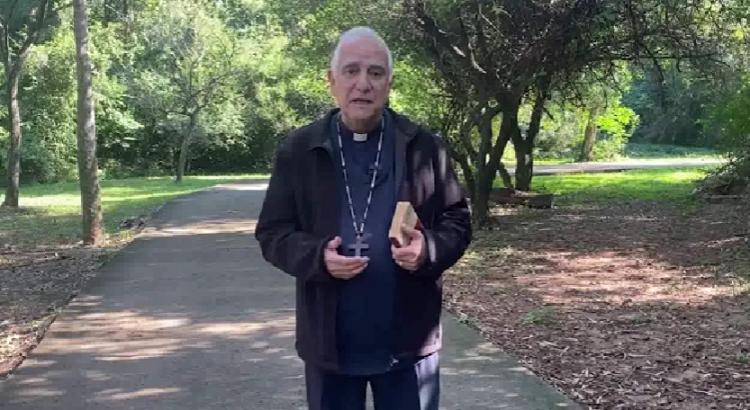Mons. Lozano: 'La Iglesia como familia. Desafío y consuelo' Mons. Lozano: 'La Iglesia como familia. Desafío y consuelo'