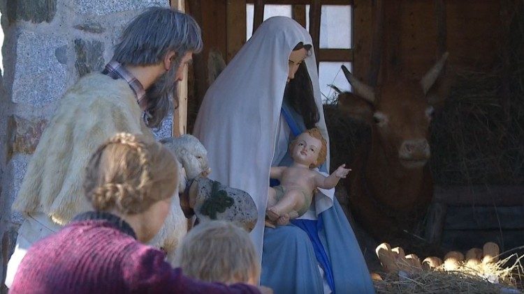 Mons. Lozano: "Navidad nos trae un mensaje de fraternidad y de paz" Mons. Lozano: "Navidad nos trae un mensaje de fraternidad y de paz"