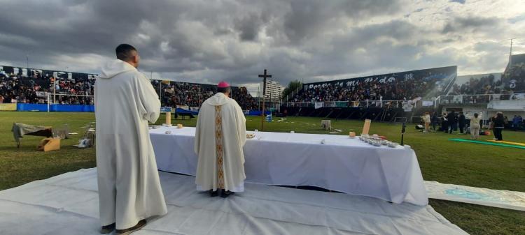 Mons. Margni invitó a los niños a 'confiar en la Virgen' Mons. Margni invitó a los niños a 'confiar en la Virgen'