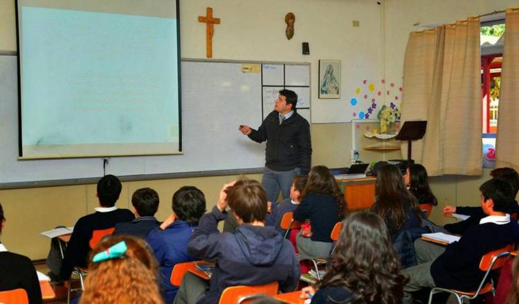 Mons. Martín, a educadores: 'Ustedes son fiel reflejo de la esperanza de lo nuevo' Mons. Martín, a educadores: 'Ustedes son fiel reflejo de la esperanza de lo nuevo'