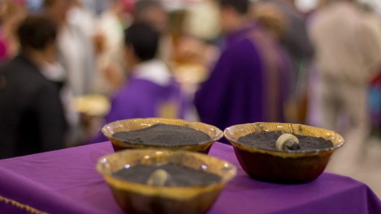 Mons. Martín invita a profundizar nuestro vínculo con Dios en esta Cuaresma Mons. Martín invita a profundizar nuestro vínculo con Dios en esta Cuaresma